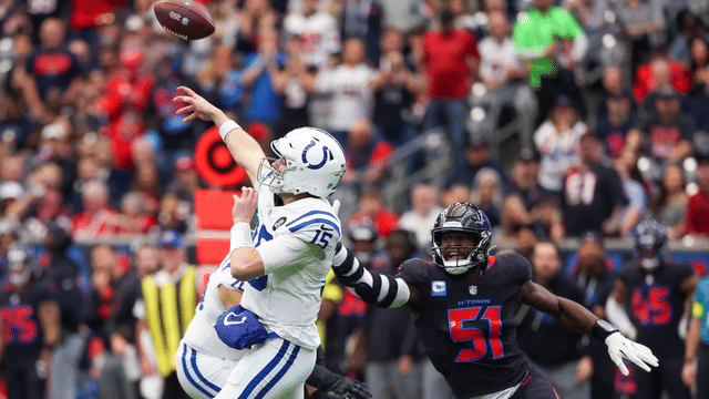 Riley Leonard Caps 66-Yard TD With Special Toss to Dad in the Stands