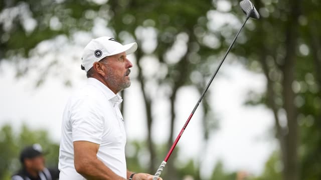 Phil Mickelson Explains the Physics Behind His Laser-Guided Wedge Play