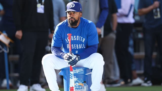 Dodgers Consider Teoscar Hernández Trade To Solve Center-Field Need