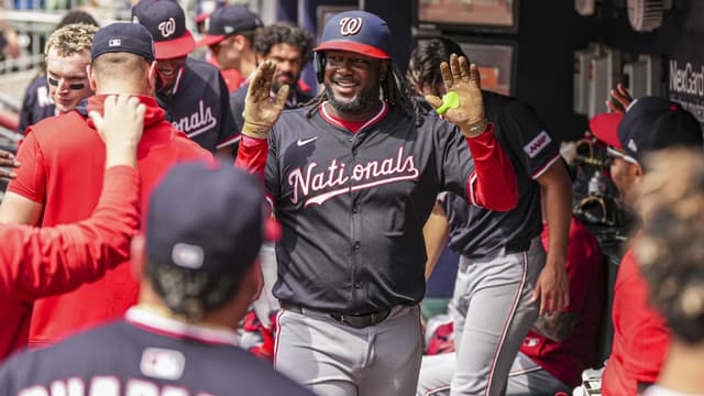 Josh Bell Joins Twins on One-Year Deal as Minnesota Patches 1B Power Void