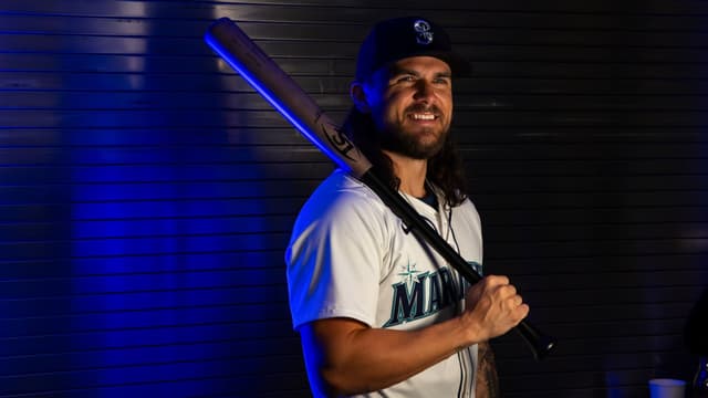 Reds Add Michael Chavis on Minor League Deal After Japan Stop