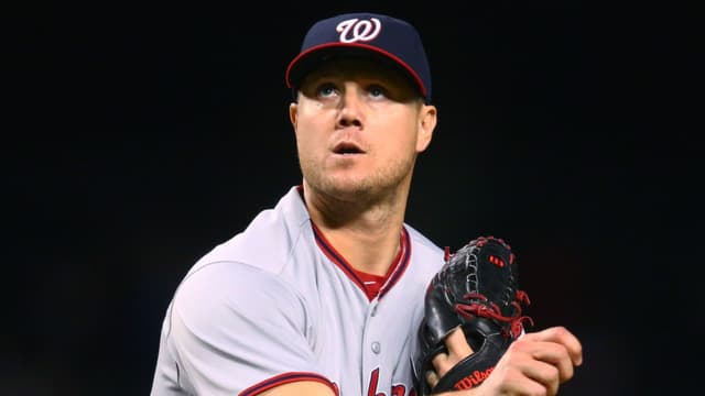 Jonathan Papelbon Blasts Red Sox ‘Disconnect’ After Alex Bregman Miss