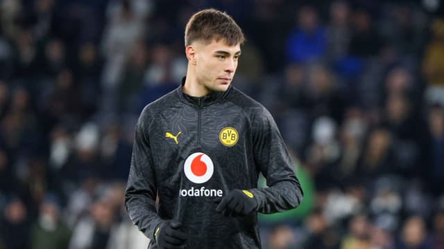 Chelsea Recall Aaron Anselmino From Borussia Dortmund Loan