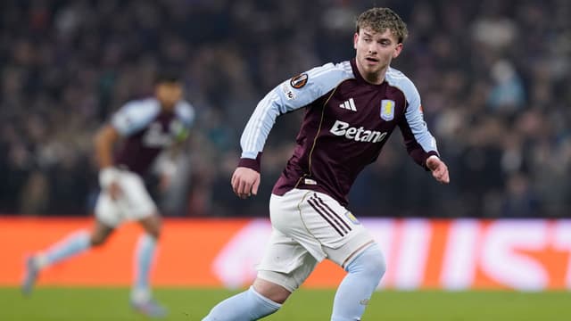 Harvey Elliott Stays at Aston Villa as Liverpool Recall Talks Stall