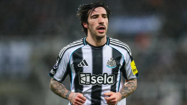 Manchester United Target Sandro Tonali For Summer Midfield Rebuild