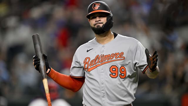 Brewers Bring Back Gary Sanchez on $1.75M Deal