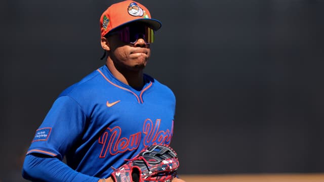 Carlos Mendoza Says Juan Soto Is ‘Committed’ to Fixing Defense