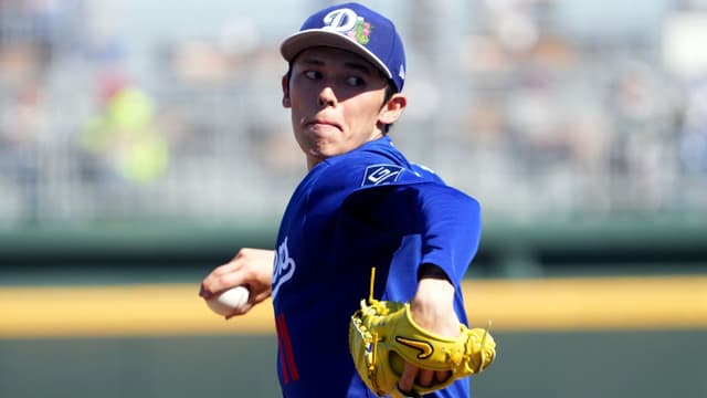 Dave Roberts Keeps Roki Sasaki in Dodgers Rotation Despite Rough Spring