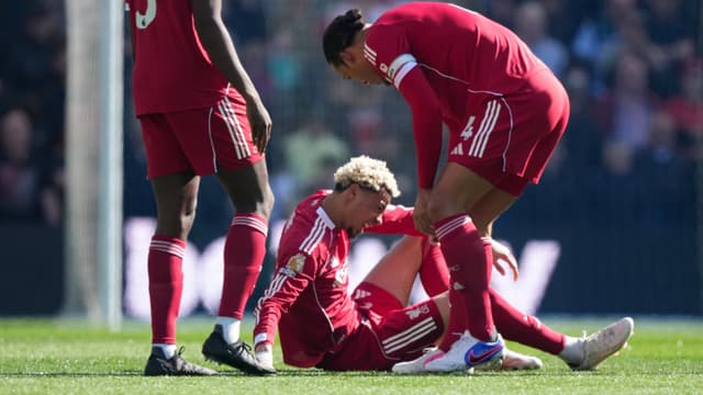 Hugo Ekitike Suffers Early Injury Blow Against Brighton