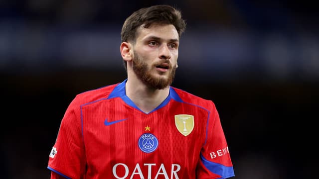 Arsenal Explore Khvicha Kvaratskhelia Move Despite PSG Resistance