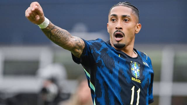 Raphinha Expected to Miss Around a Month After Injury on International Duty