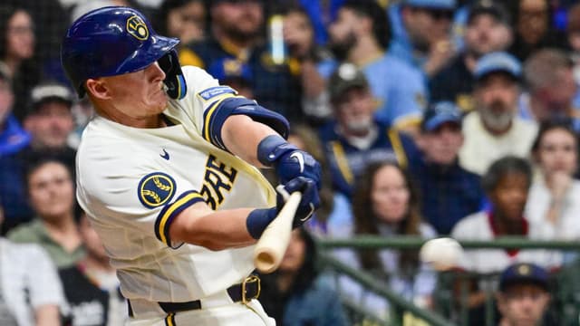 Andrew Vaughn Needs Surgery After Opening Day Hand Fracture