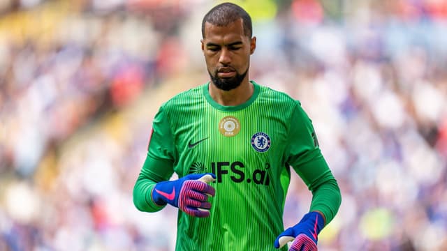 Robert Sanchez Says Chelsea Owe Fans More After Wembley Lift