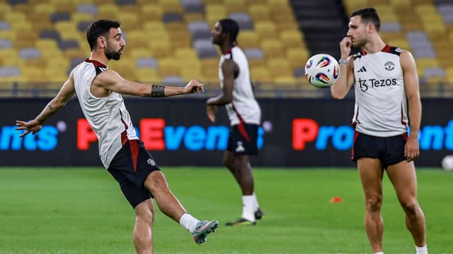 Manchester United Near Betway Training Kit Sponsorship Deal