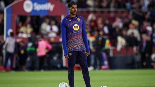 Marcus Rashford Insists on Barcelona Stay Amid Fee Dispute