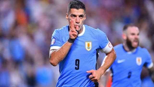 Marcelo Bielsa Drops Luis Suarez From Uruguay's 2026 World Cup Squad