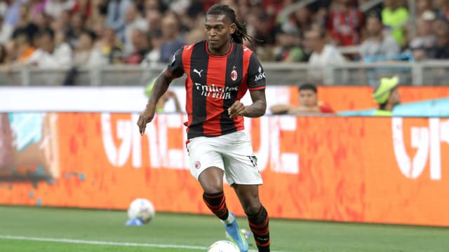 Rafael Leao Declares Desire for Premier League or La Liga