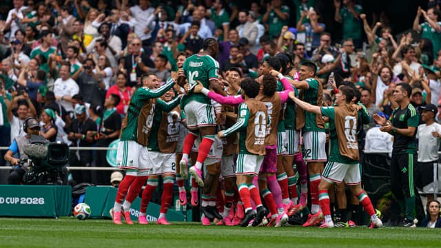 Mexico Beat South Africa After Three Red Cards in World Cup Opener