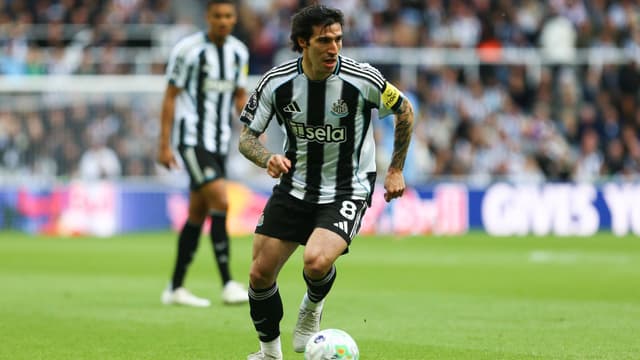 Tottenham Opens Newcastle Talks for Sandro Tonali Amid Man City Race