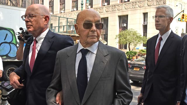 Lewis Family Injects $266M Into Spurs as Roberto De Zerbi Gets Market Backing
