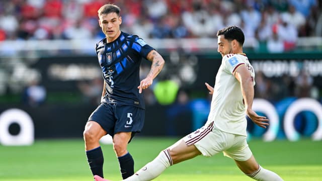 Manuel Ugarte Likely to Miss Extended Period With Knee Ligament Injury