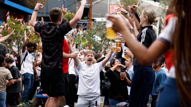 Sir Keir Starmer U-Turn Lets Pubs Stay Open for England vs Mexico