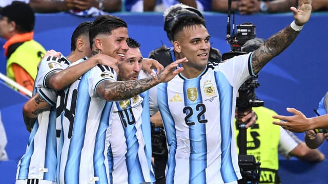 Lionel Messi and Julian Alvarez Lead Argentina XI vs Egypt