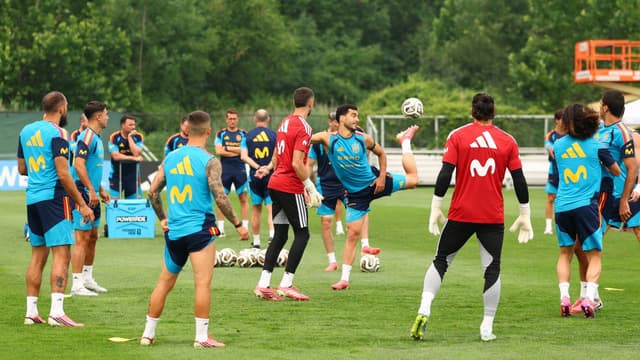 Spain Final Training Delayed By Lightning Before Argentina Clash