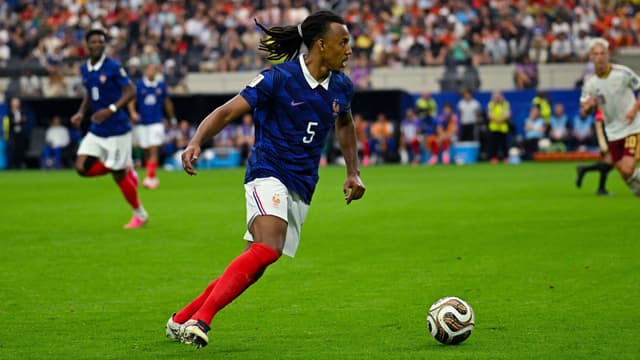 Jules Kounde Shrugs Off Transfer Speculation With Barcelona Season Pledge