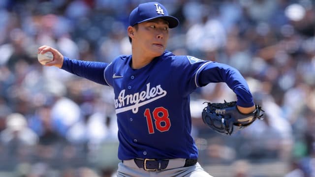 Yoshinobu Yamamoto Dominates as Dodgers Beat Yankees 8-2