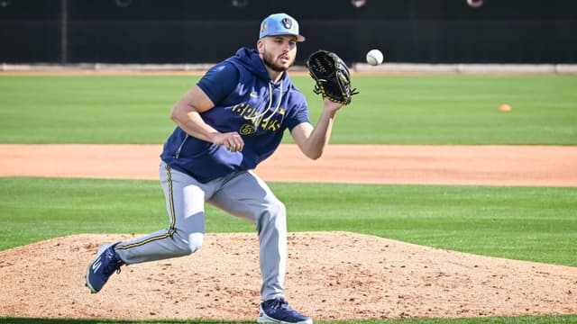 Peter Strzelecki Opts Out Of Brewers Deal To Enter Free Agency
