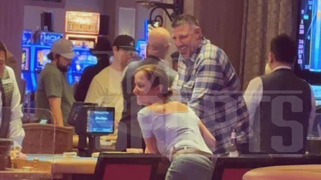 Photo Shows Mike Vrabel, Dianna Russini at Casino After Titans Exit