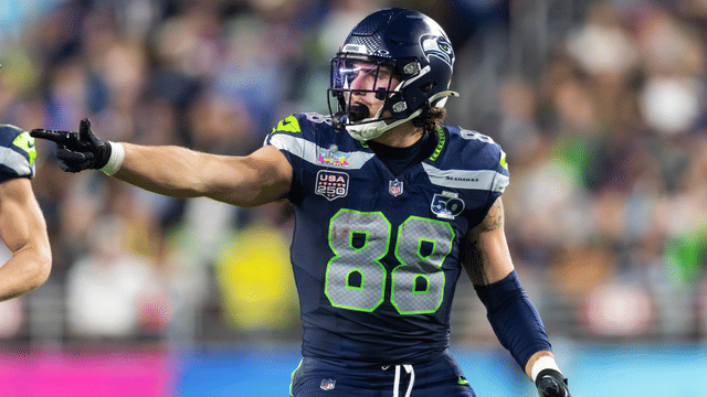 Analyst Predicts Breakout Season for Seahawks TE AJ Barner