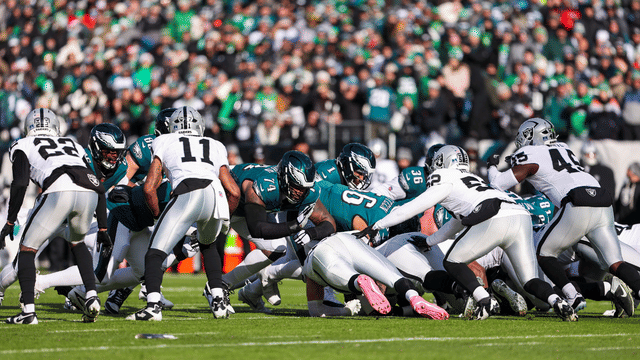 Eagles’ Tush Push Slipping With 60% Success Rate Ahead of Playoffs