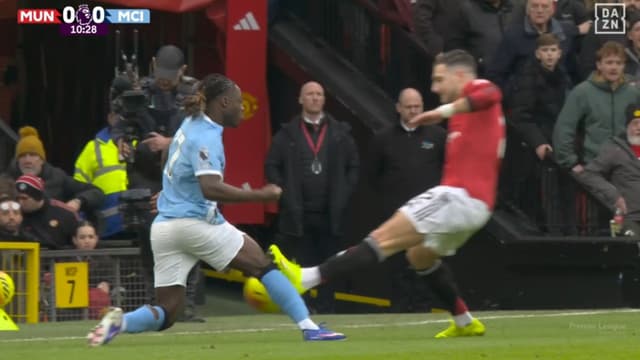 Howard Webb Defends Ref Decision on Diogo Dalot’s Tackle