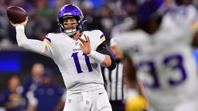 Carson Wentz Signs 1-Year, $3M Deal With Vikings