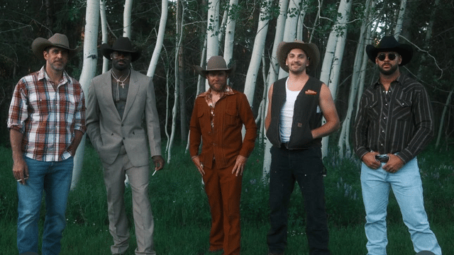 Aaron Rodgers Hosts 'Bonding Week' With Teammates Before His 'Last Rodeo'