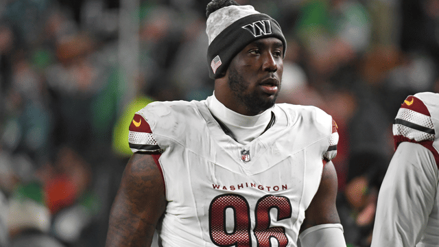 Titans Sign Veteran Defensive Lineman Jalyn Holmes