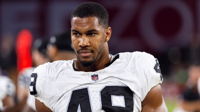 Cowboys Agree to Sign Defensive End Charles Snowden