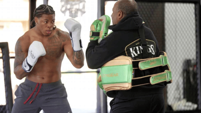 Jahmyr Gibbs Trains With MMA Legend Rafael Cordeiro This Offseason