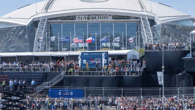 Arlington Weighs $273M Deal to Keep Cowboys At AT&T Stadium