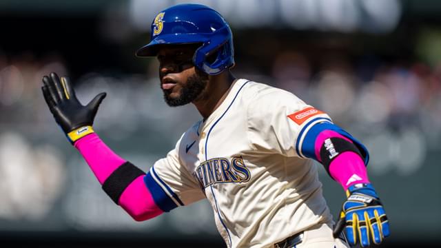 Mariners Reinstating Victor Robles Adds Outfield Depth for Playoff Push