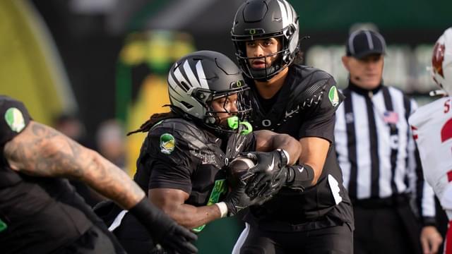 Oregon QB Dante Moore Exits With Nose Injury, Brock Thomas Finishes Win