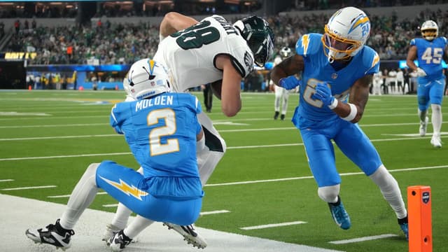 Chargers Lead 10–6 After Wild First Half Filled With Turnovers on MNF