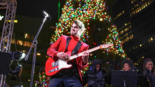 Darren Criss to Sing National Anthem at NASCAR Cup Series Championship