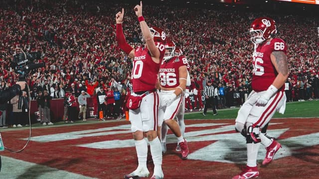 Oklahoma Strikes First, Takes Early Lead on Alabama