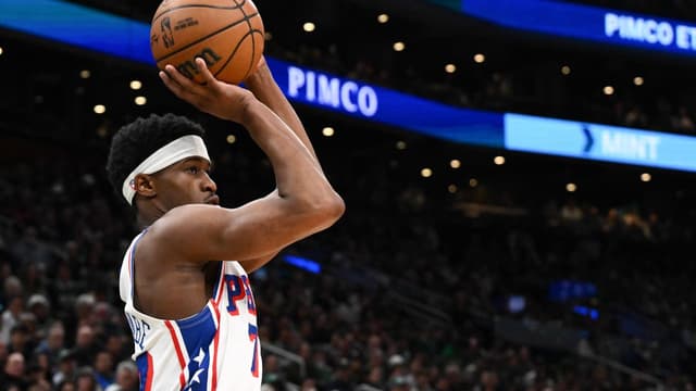 VJ Edgecombe Helps 76ers Win Game 2 vs. Celtics With Display Not Seen Since Magic Johnson