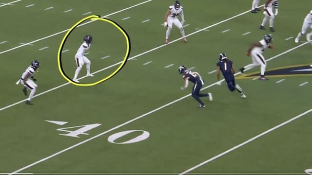 Fans Say “Refs Bail Out the Chargers” as Texans Lose Six Points Over Illegal Contact