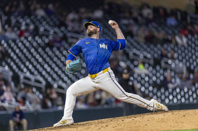 Red Sox Sign Veteran Lefty Danny Coulombe