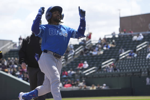 Giants DFA Justin Dean After Tyler Mahle Signing